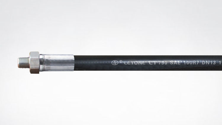 膠管內(nèi)油類(lèi)介質(zhì)傳輸安全性與穩(wěn)定性